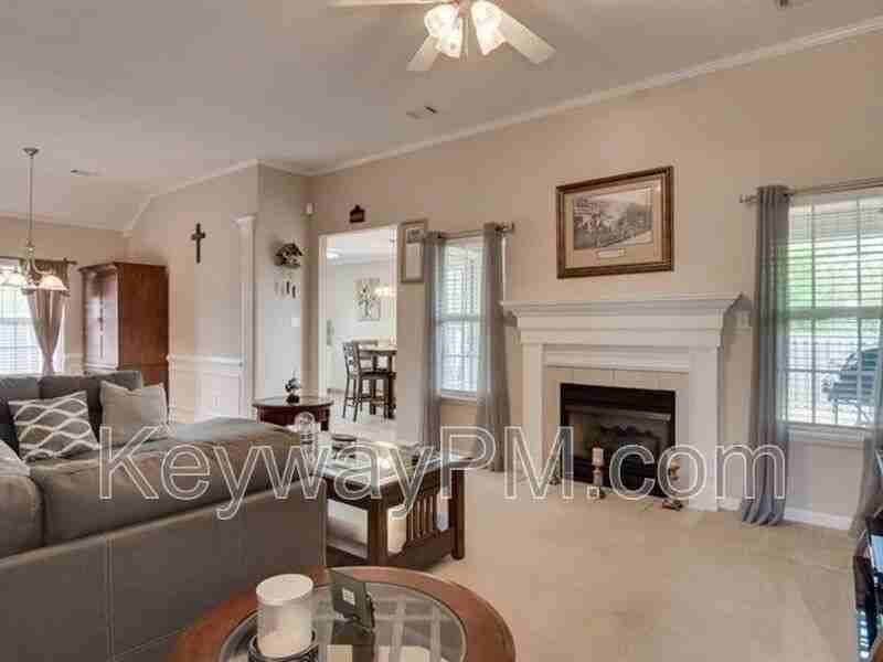 3019 Pepperhill Dr - Photo 3 of 14