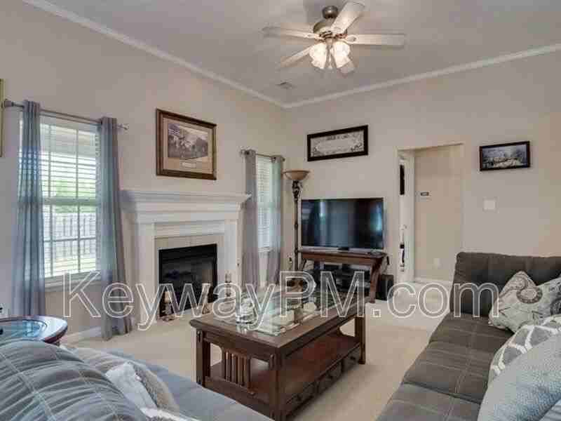 3019 Pepperhill Dr - Photo 4 of 14