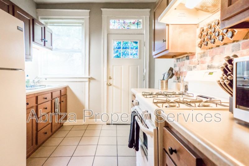 1651 S Spring Ave #1S - Photo 7 of 11