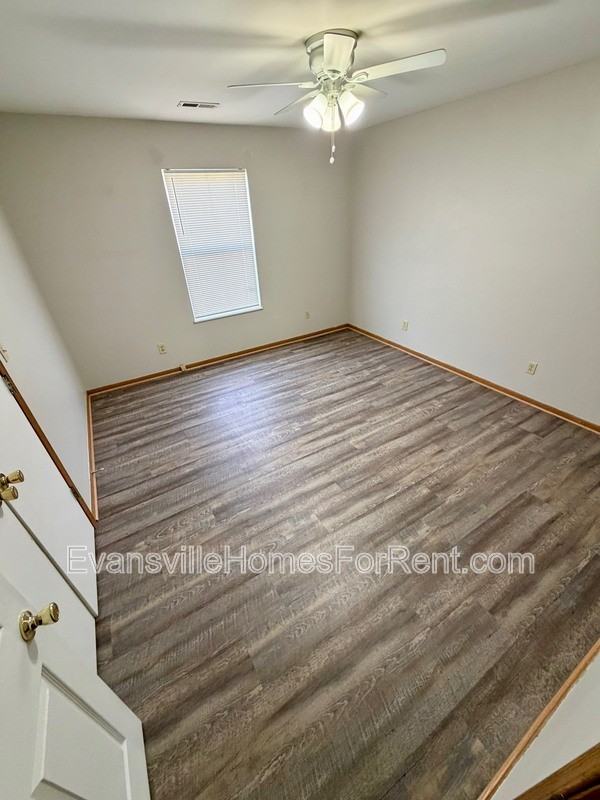 1113 W Oregon St - Photo 5 of 7