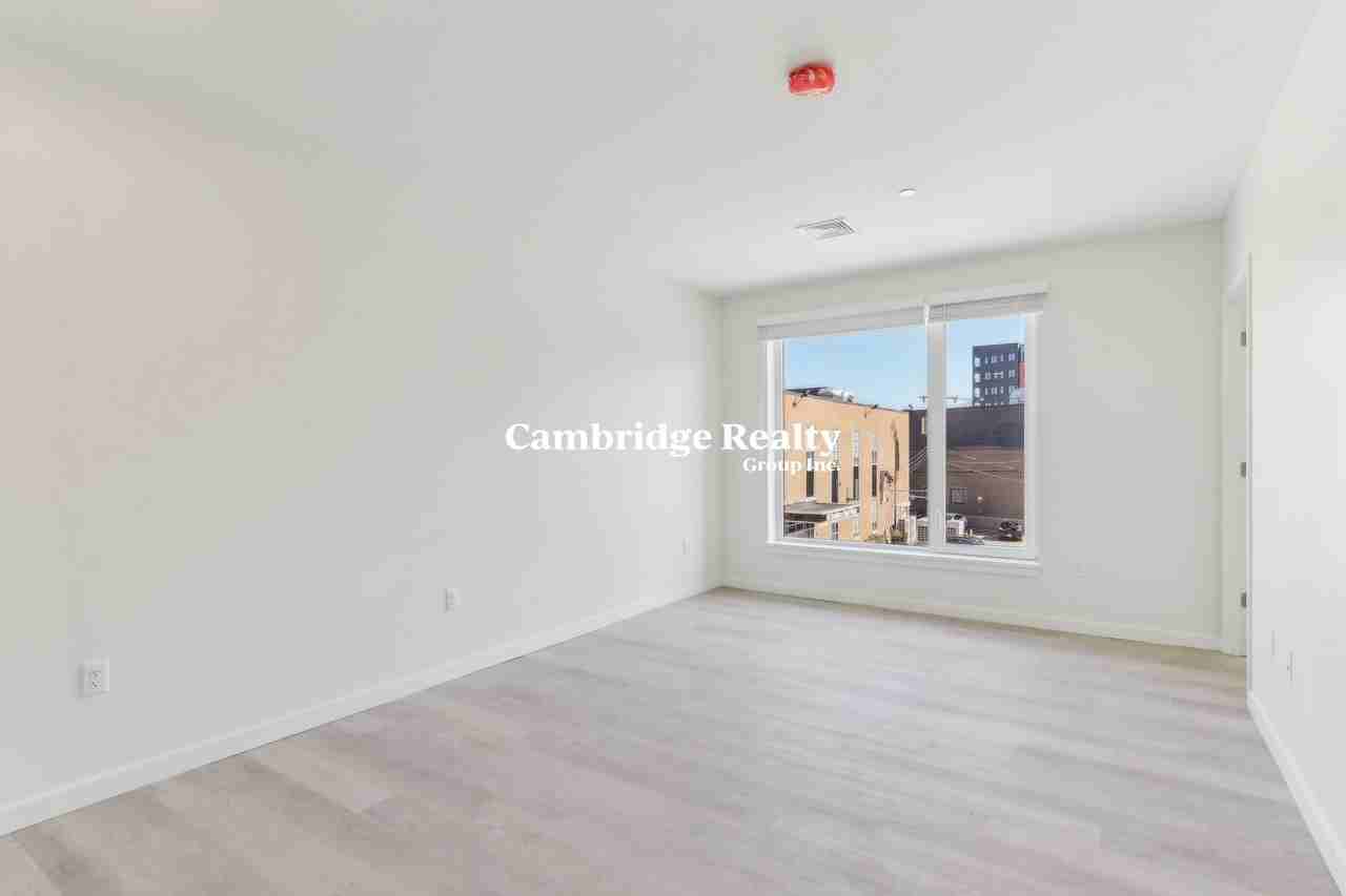 44 Soldiers Field Pl #501T - Photo 6 of 15