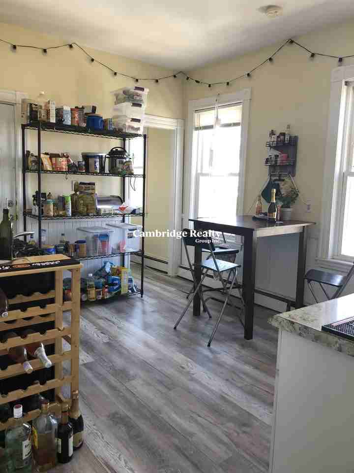 38 Cherokee St #3T - Photo 2 of 9