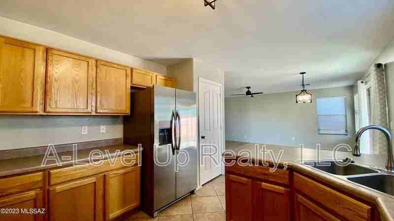 721 W Flaming Arrow Dr - Photo 6 of 29