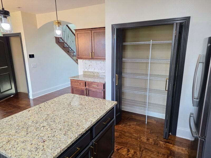 3701 161st St - Photo 7 of 49