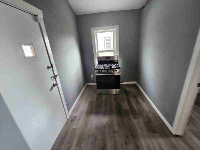 7040 Roy Ave - Photo 7 of 13