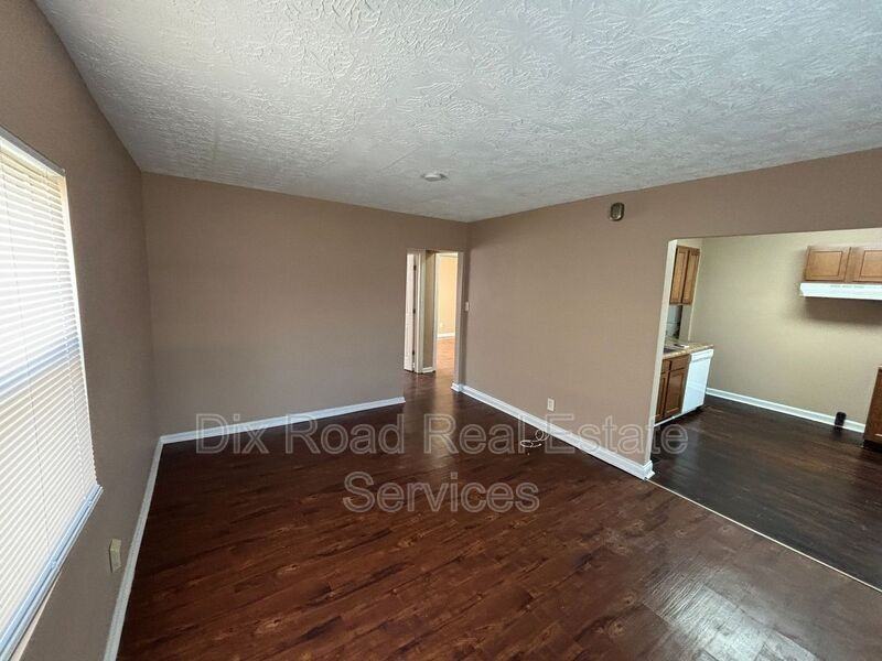 1706 Meadow Ave - Photo 5 of 27