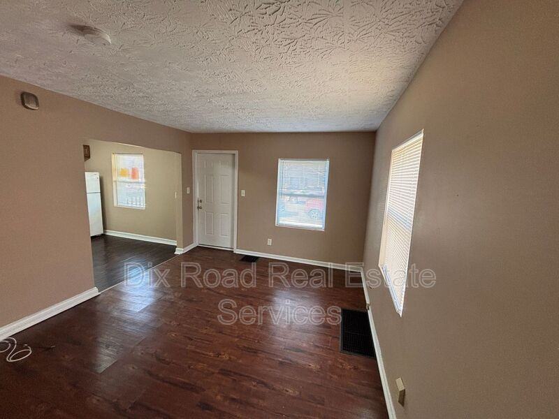 1706 Meadow Ave - Photo 7 of 27