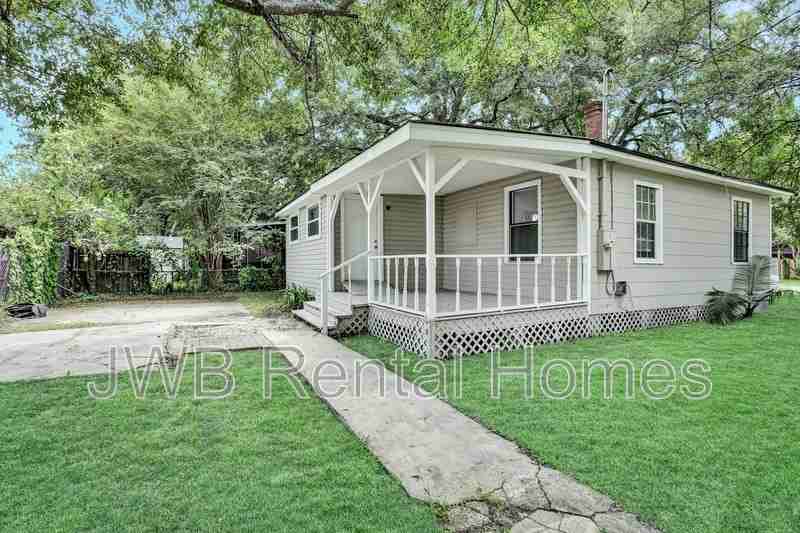 3263 Thomas St - Photo 5 of 22