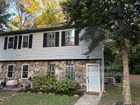 506 Oakwood Ct - Photo 1 of 1