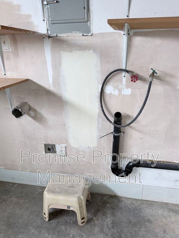 1601 Walton St - Photo 3 of 23