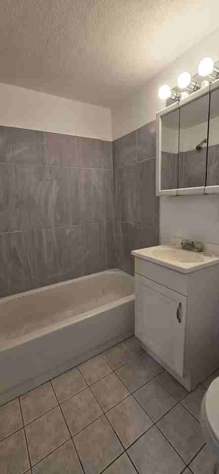 206 Chelsea St #3 - Photo 4 of 12