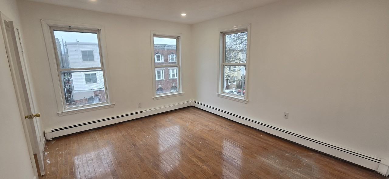 206 Chelsea St #3 - Photo 6 of 12