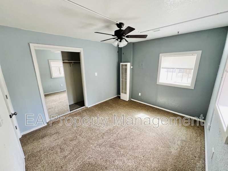 1402 Phoenix Ave Nw - Photo 7 of 13