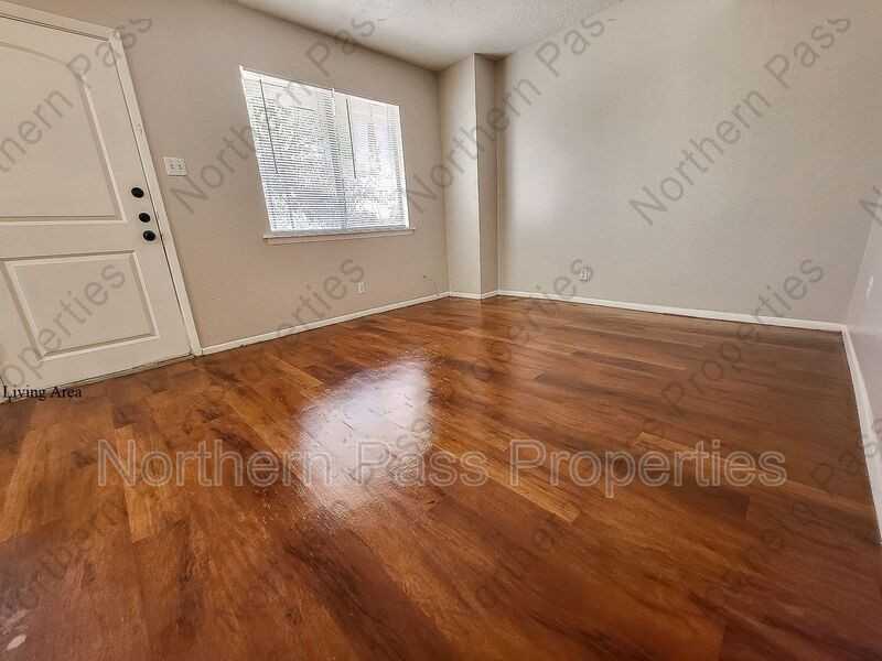 5209 Carousel Dr #6R - Photo 3 of 11