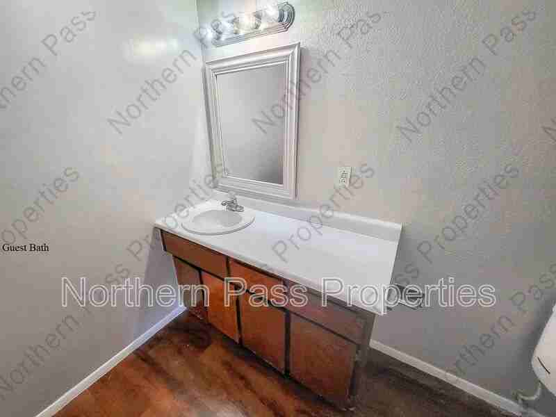 5209 Carousel Dr #6R - Photo 7 of 11