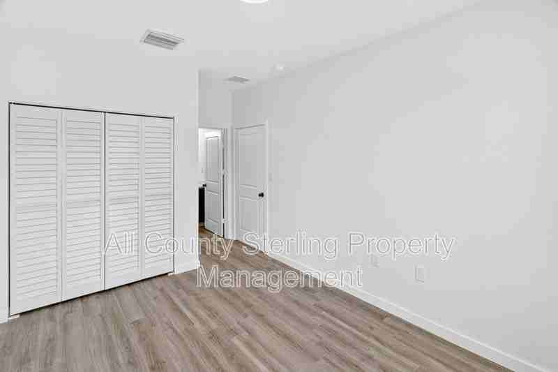 1611 Nw 29th Rd #3 - Photo 5 of 30