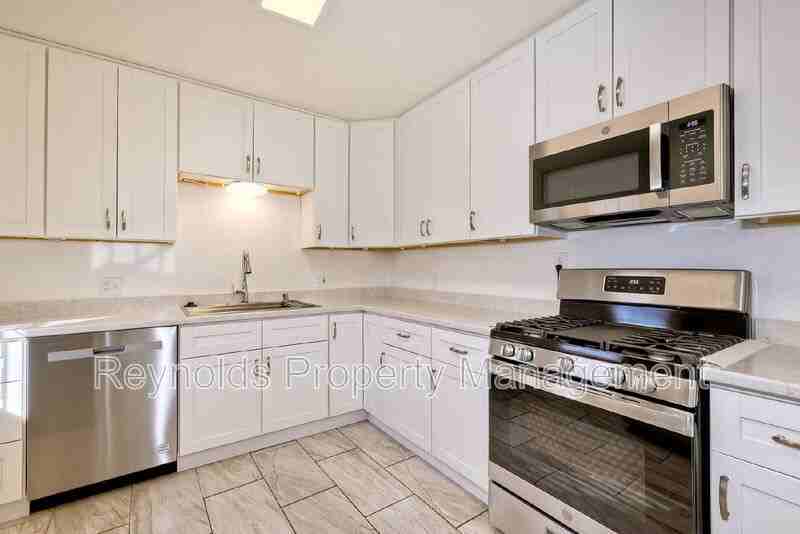 3341 Chamoune Ave - Photo 5 of 17