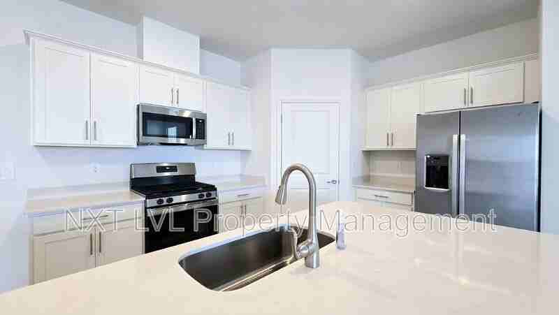 15030 Anchorage Rd - Photo 4 of 31