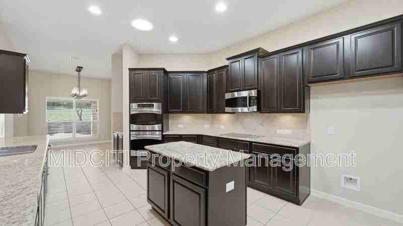 842 Santa Cruz - Photo 5 of 40