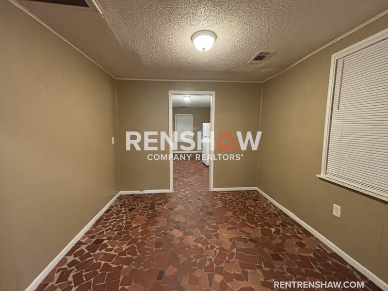 1978 Sparks St - Photo 4 of 17