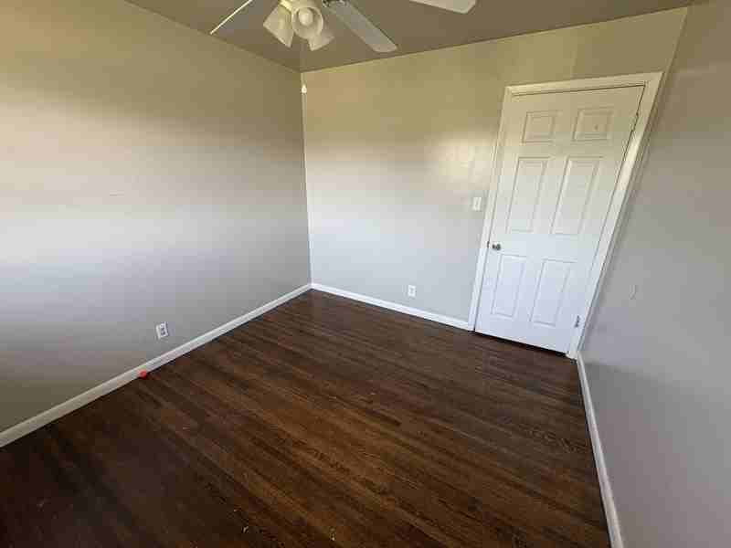 10124 E 22nd St - Photo 6 of 9