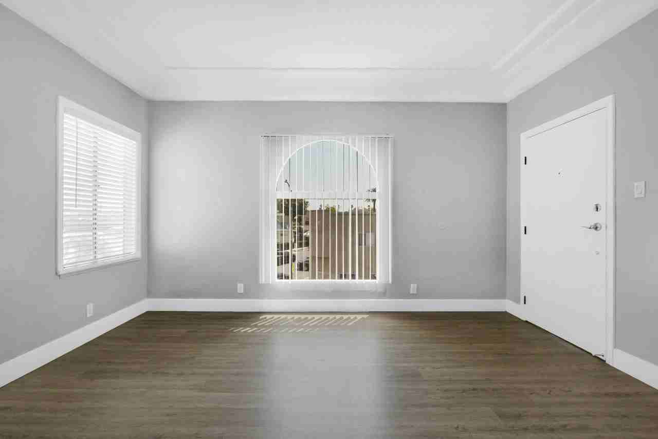 1211 Magnolia Ave. - Photo 2 of 7