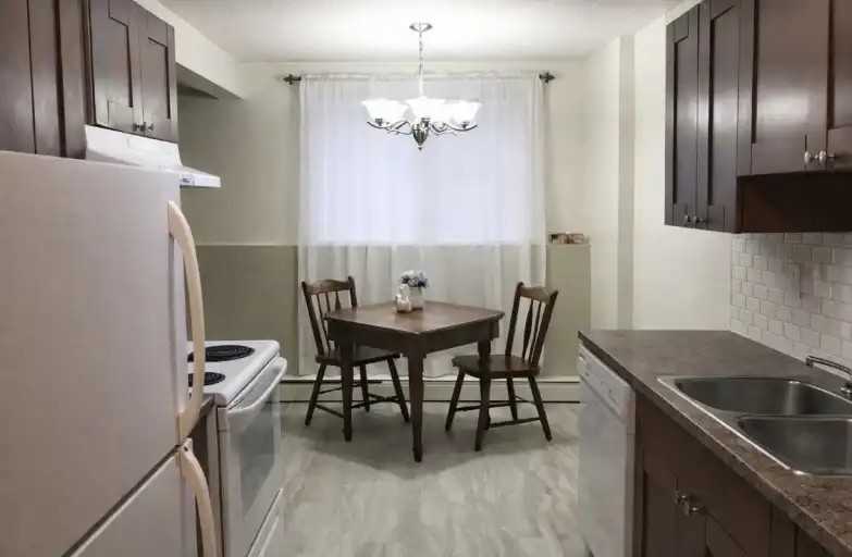 7604 95 St Nw - Photo 3 of 8