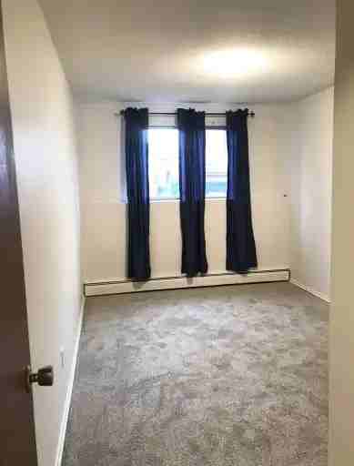 7604 95 St Nw - Photo 7 of 8