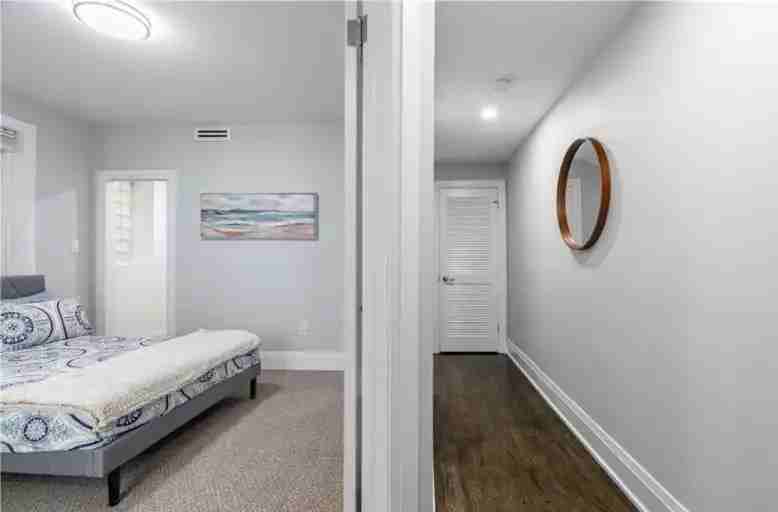 460 Wellington St #202 - Photo 3 of 10