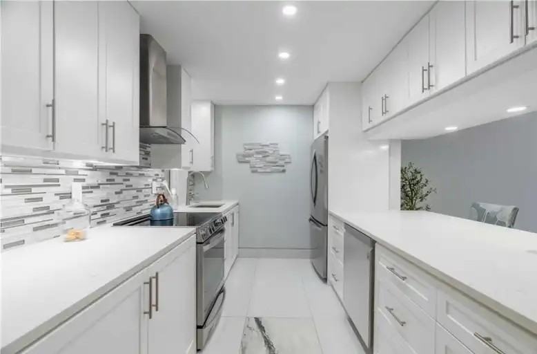 460 Wellington St #202 - Photo 5 of 10