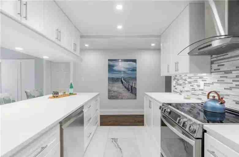 460 Wellington St #202 - Photo 6 of 10