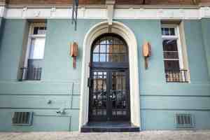 featured image of 407 S Kenmore Ave