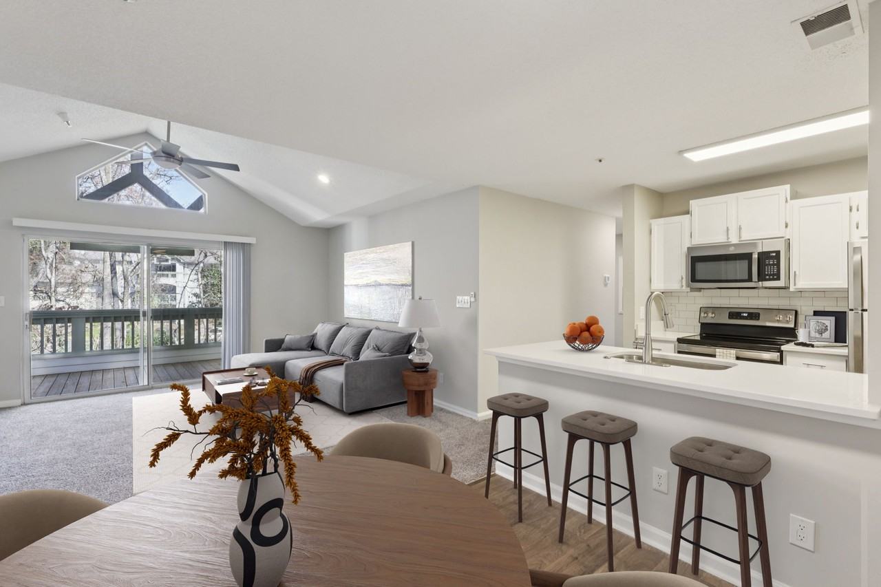 One Norman Square - Photo 4 of 36