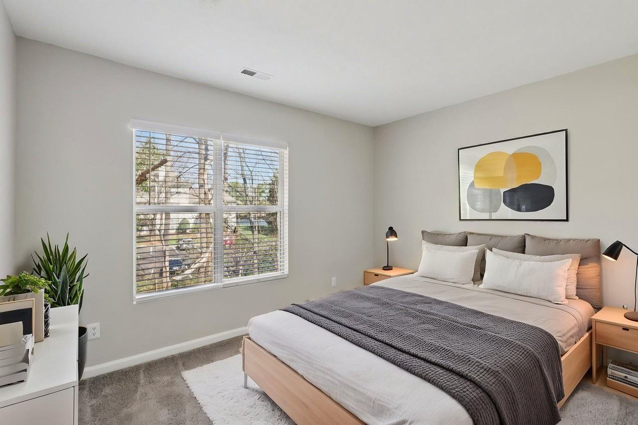 One Norman Square - Photo 7 of 36