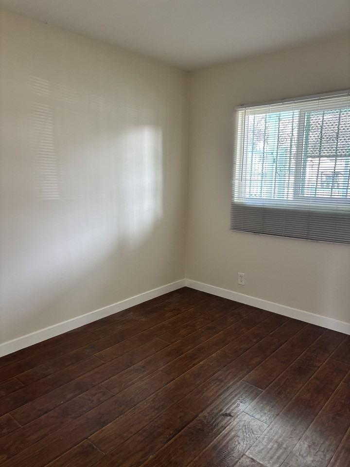 9427 S. BROADWAY - Photo 6 of 18