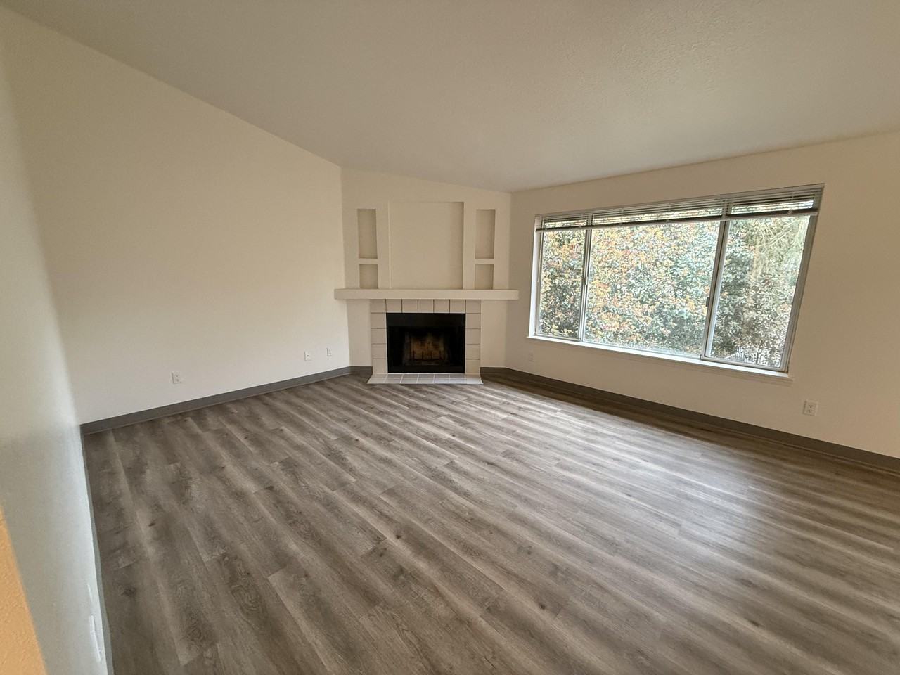 London Pointe Apartments - Photo 6 of 31