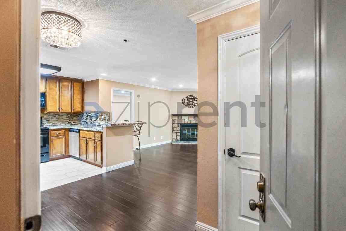 2306 La Terrace Cir - Photo 5 of 28