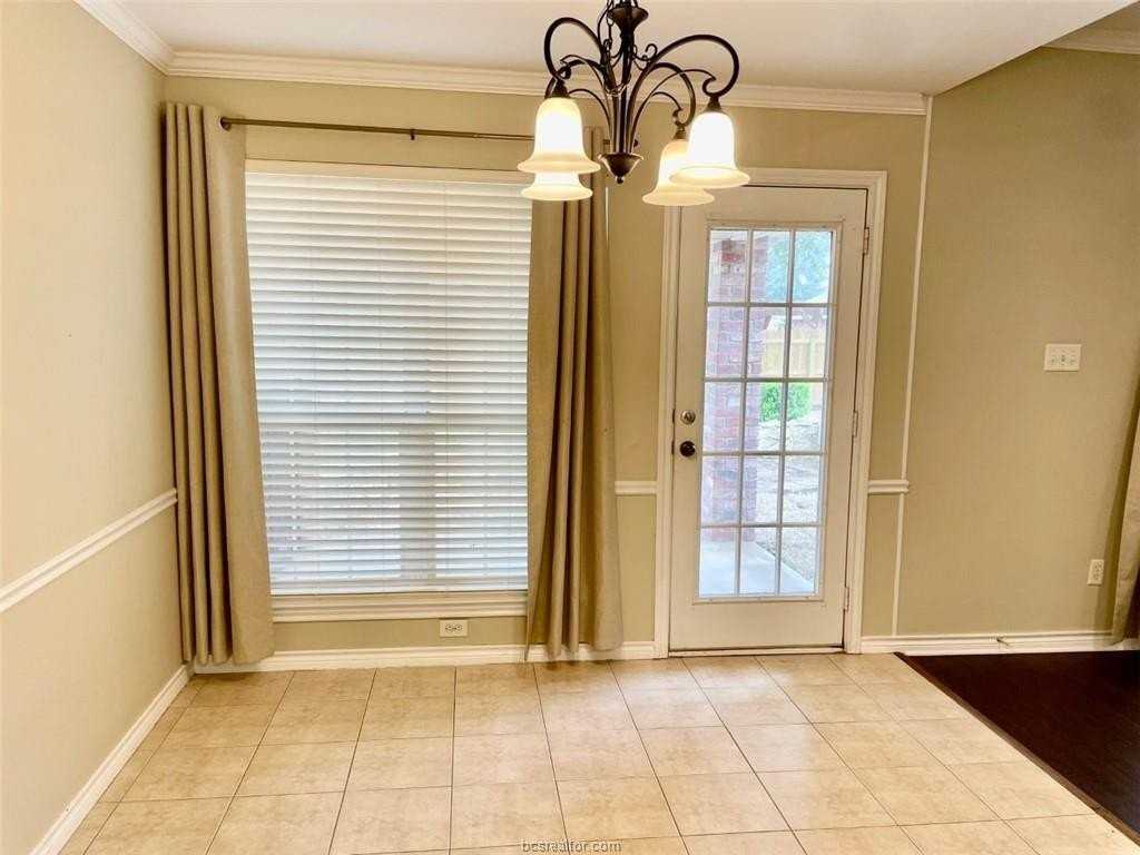 236 Stuttgart Cir - Photo 5 of 18