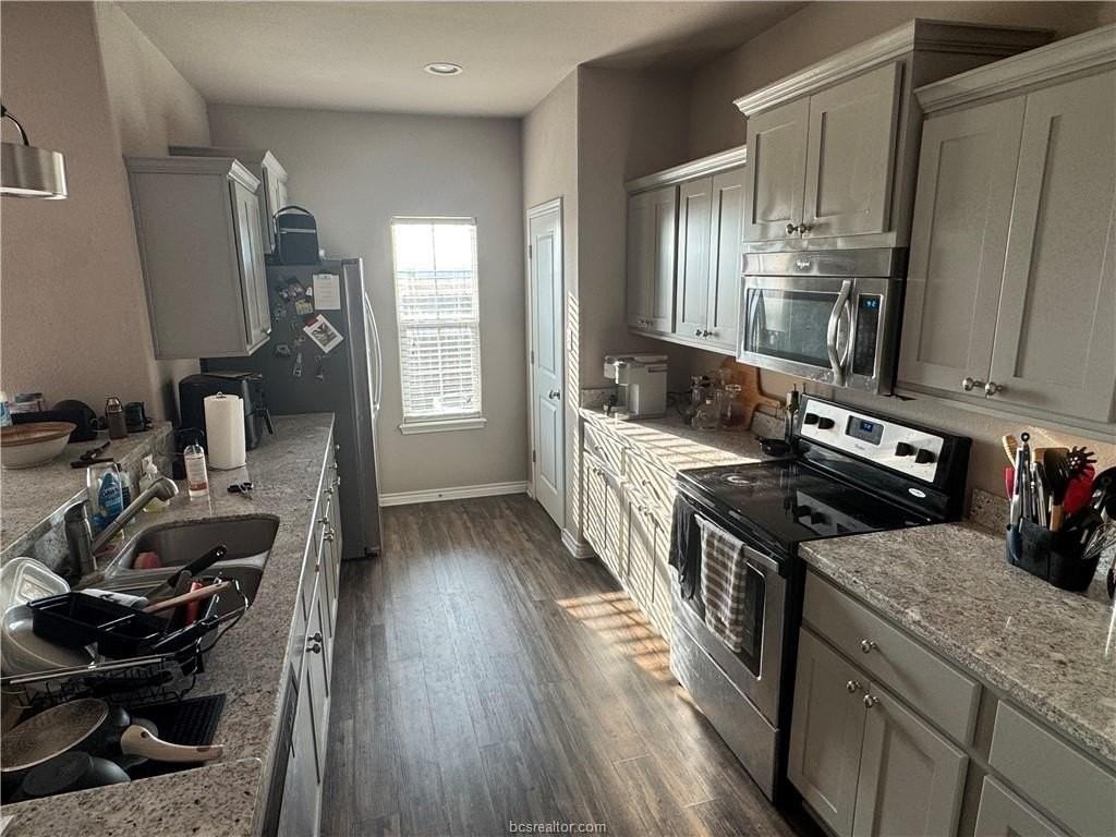 3529 Summerway Dr - Photo 3 of 8