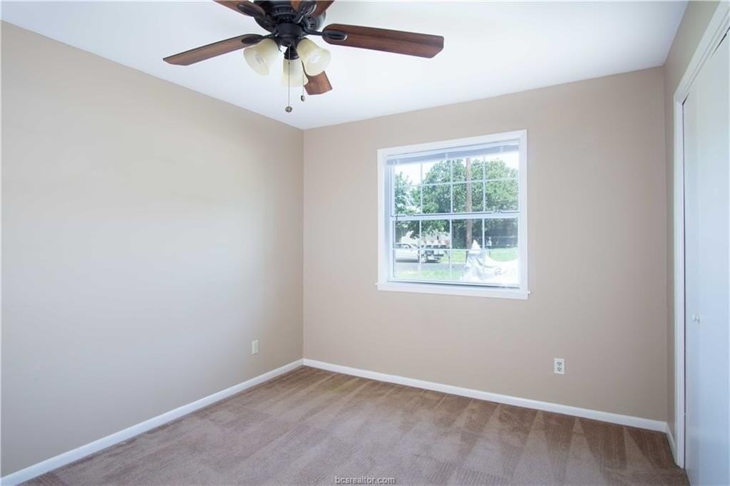 811 Yegua St Apt 2 - Photo 4 of 6