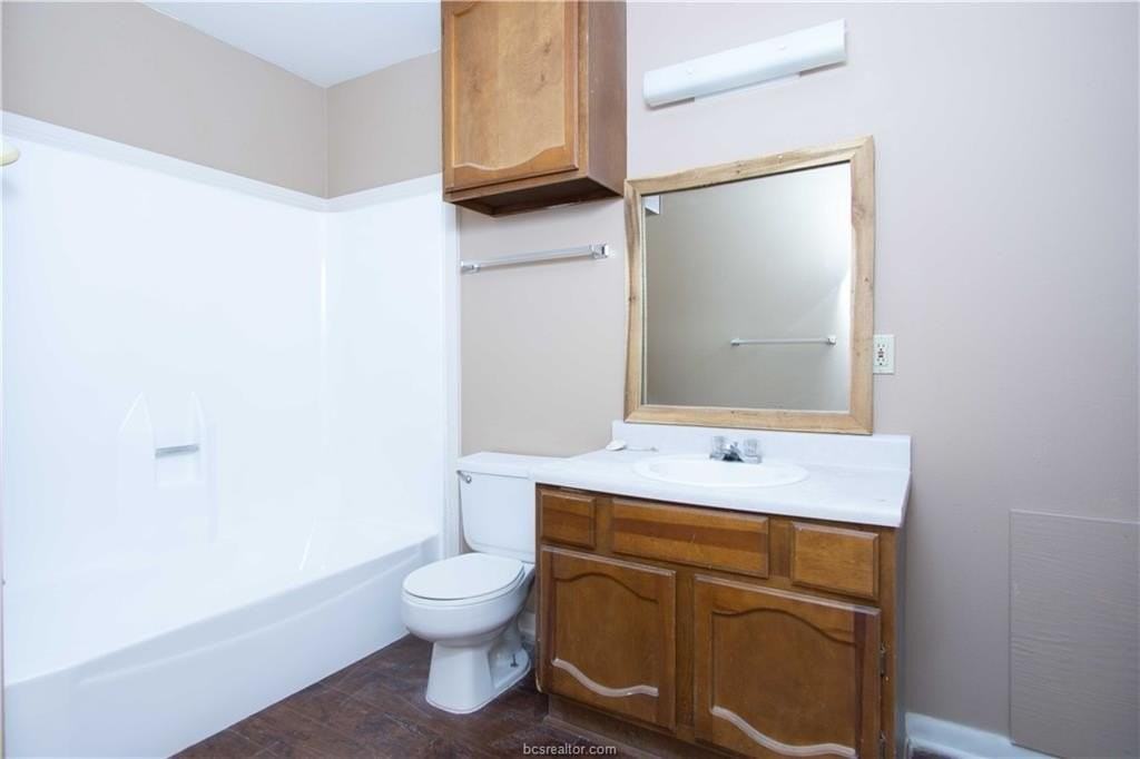 811 Yegua St Apt 2 - Photo 5 of 6