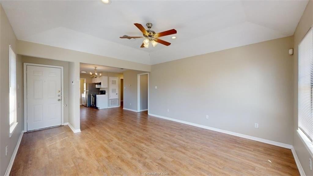 1915 Woodsman Dr - Photo 4 of 35