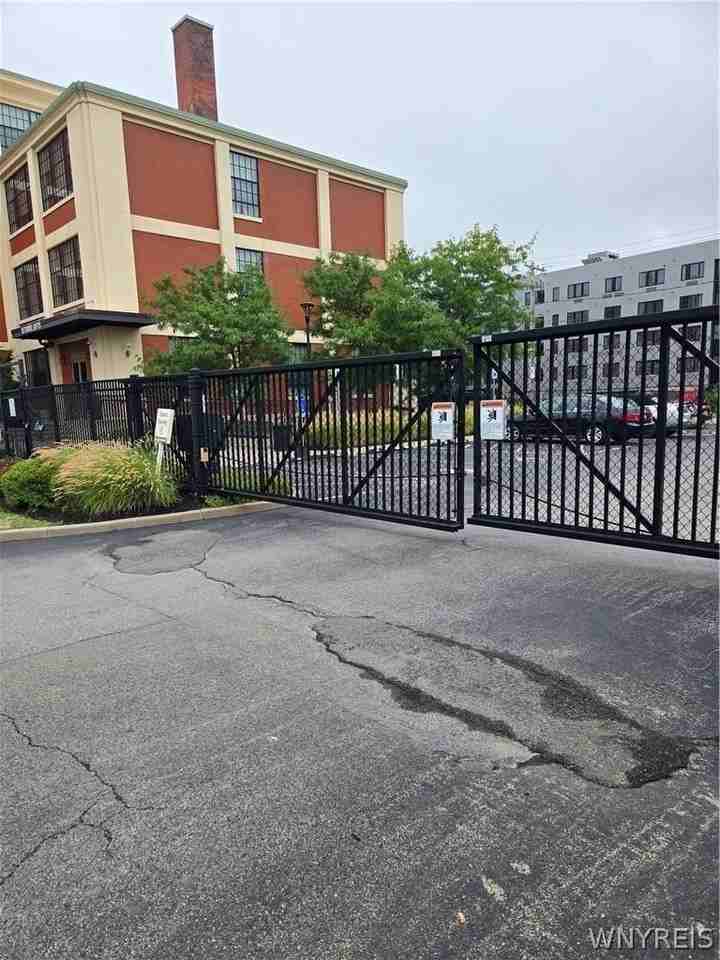 2917 Main St - Photo 3 of 19