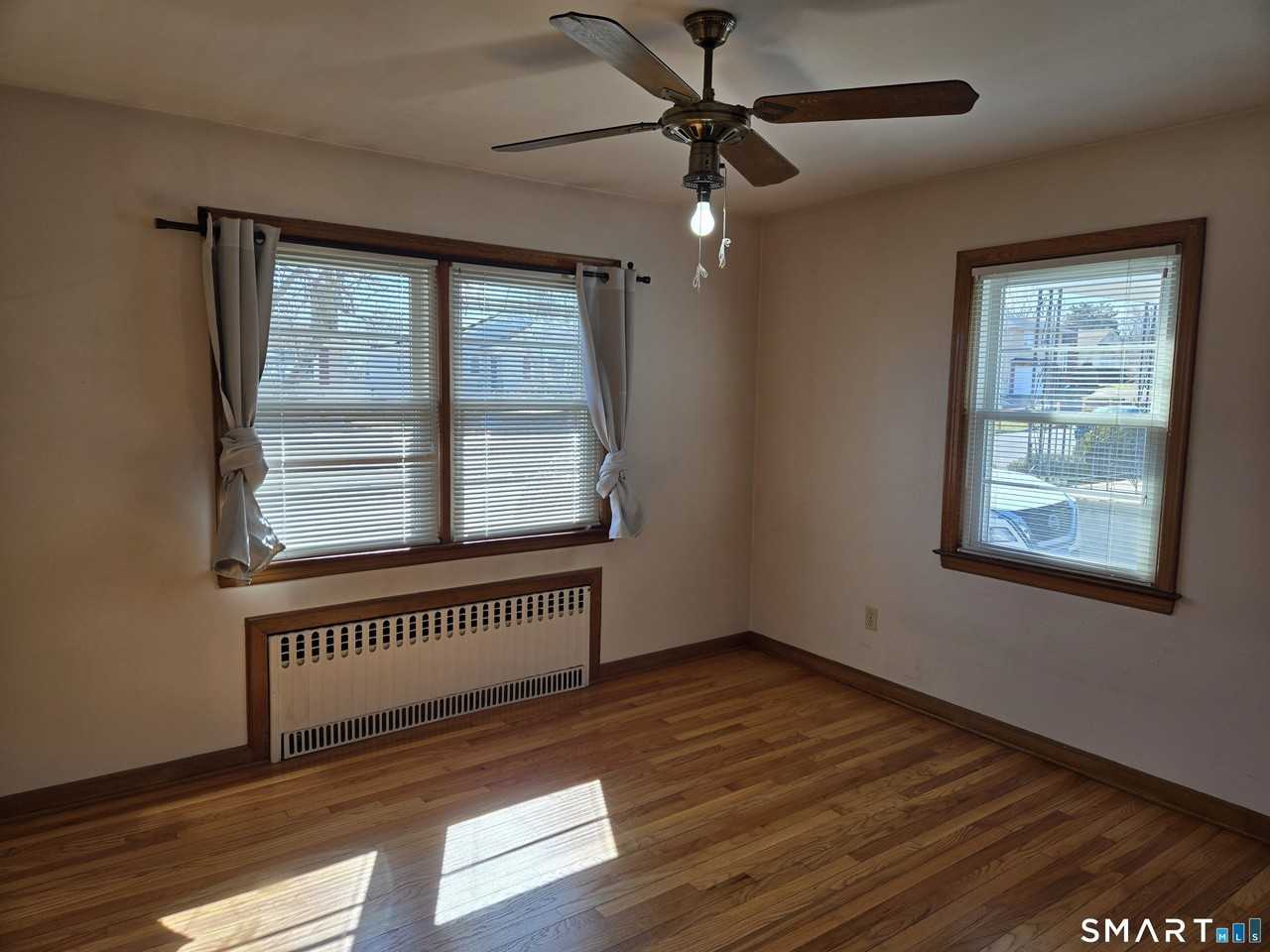 37 Gordon St - Photo 7 of 13