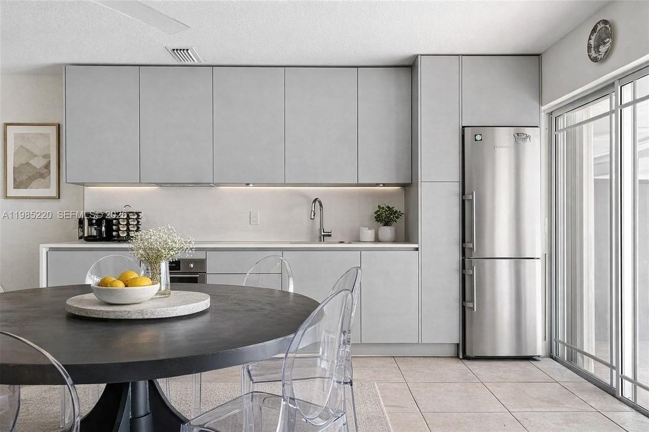 8300 Sw 31st St - Photo 5 of 8