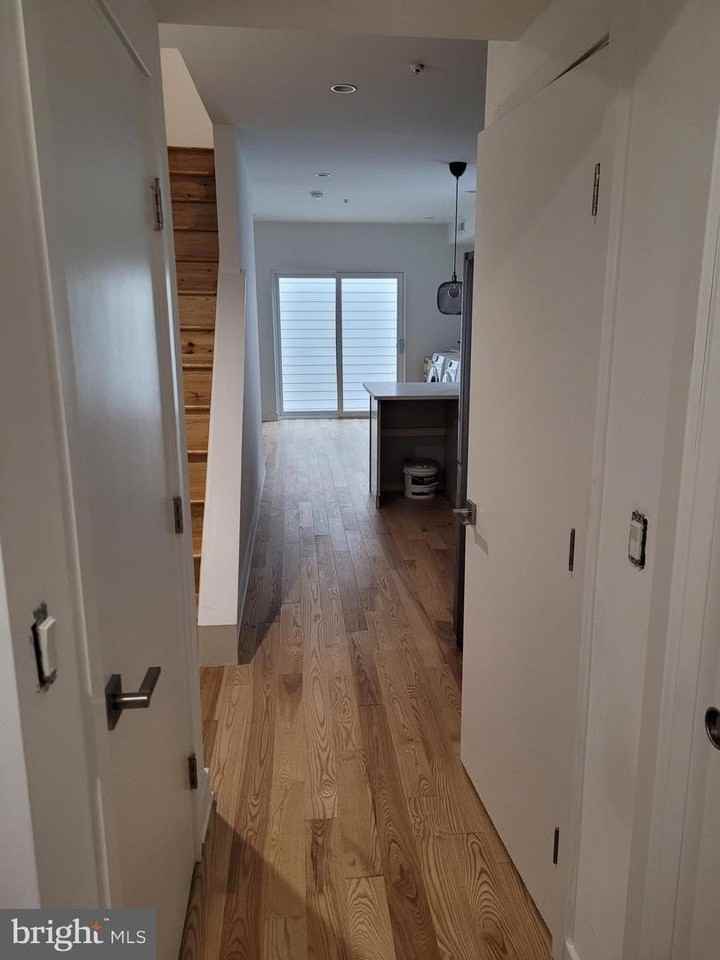 223 E Girard Ave - Photo 4 of 29