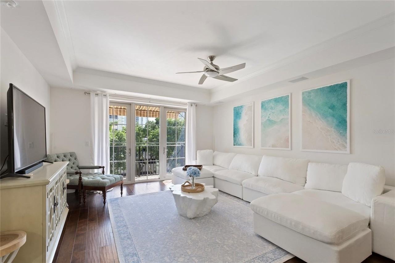 300 Beach Dr Ne - Photo 7 of 39