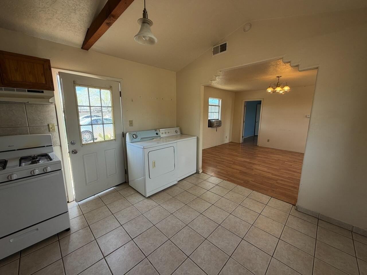 313 Mcknight Ave Ne Unit A - Photo 5 of 14