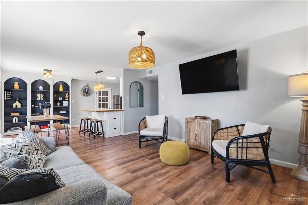 1900 La Vista Ave - Photo 3 of 18