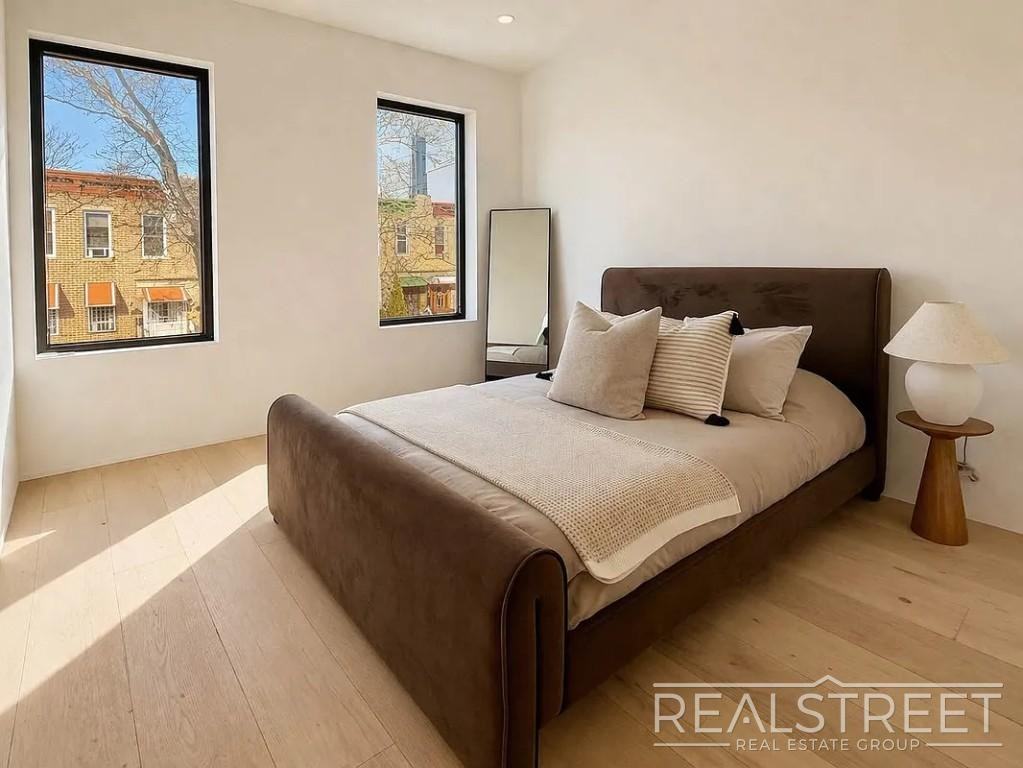 432 Fenimore St #A - Photo 7 of 16